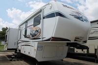 32900 - 35' 2013 Keystone Montana w/3 Slides Image 1