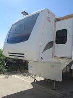 33592 - 36' 2008 Doubletree Select Suites w/4 Slides Image 1