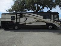 34985 - 39' 2011 Newmar Ventana 350hp Cummins w/4 Slides Image 1