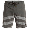 Quiksilver Men's Crypt Brigg 18" Beachshorts alt image view 1