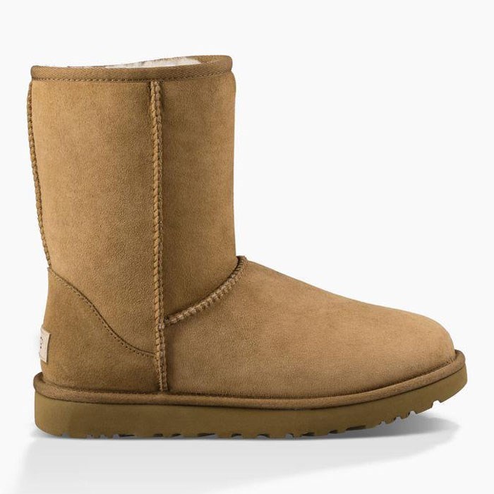 UGG Women&#39;s Classic II Short Snow Boots