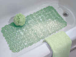 InterDesign 26-1/2 in. L x 13-3/4 in. W Vinyl Bath Mat Green