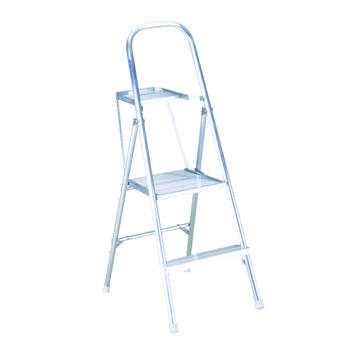 Werner 4 ft. H x 20 in. W Aluminum Type III 200 lb. Platform Ladder