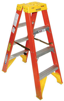 Werner 4 ft. H X 19.88 in. W Fiberglass Step Ladder Type IA 300 lb. cap.