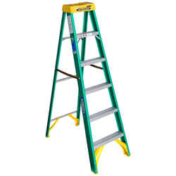 Werner 6 ft. H X 22 in. W Fiberglass Step Ladder Type II 225 lb. cap.