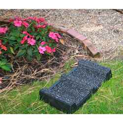 GrassWorx Drain and Dry Polyethylene Nonslip Door Mat 16.5 in. L x 10-1/4 in. W