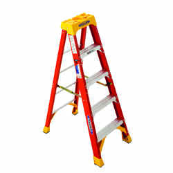 Werner 5 ft. H x 21.63 in. W Fiberglass Step Ladder 300 lb. Type IA