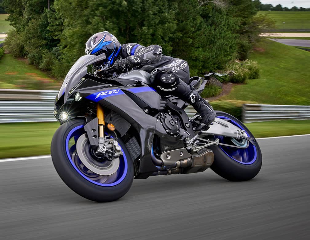 Action image of 2023 YZF-R1M