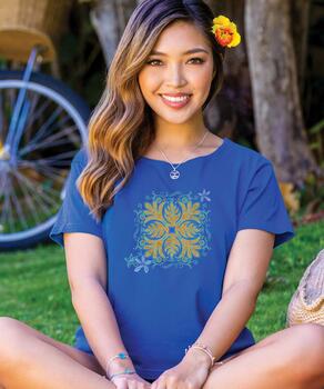 Elegant Quilt - Sapphire Short Sleeve Scoop Neck T-Shirt