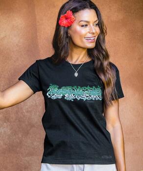 Tahia - Black Short Sleeve Crewneck T-Shirt