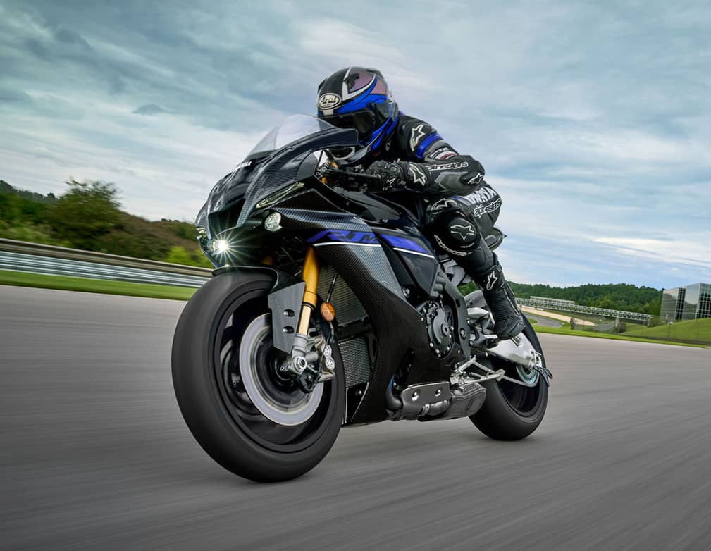 Action image of 2024 YZF-R1M