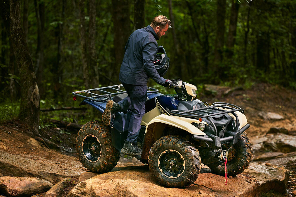Action image of 2024 Kodiak 700 EPS SE